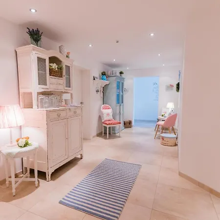 Belle Maison - Kleine Отель 3*