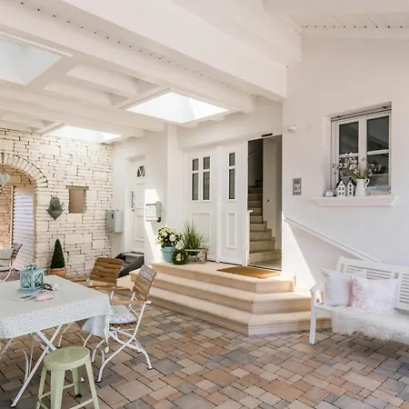 Belle Maison - Kleine Отель