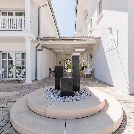 Belle Maison - Kleine Отель