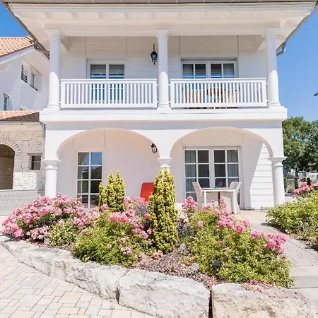 Belle Maison - Kleine Отель Вербах