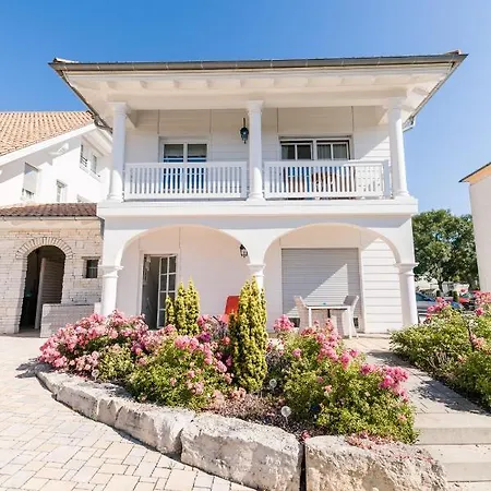 Belle Maison - Kleine