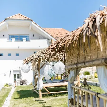 Belle Maison - Kleine Отель 3*